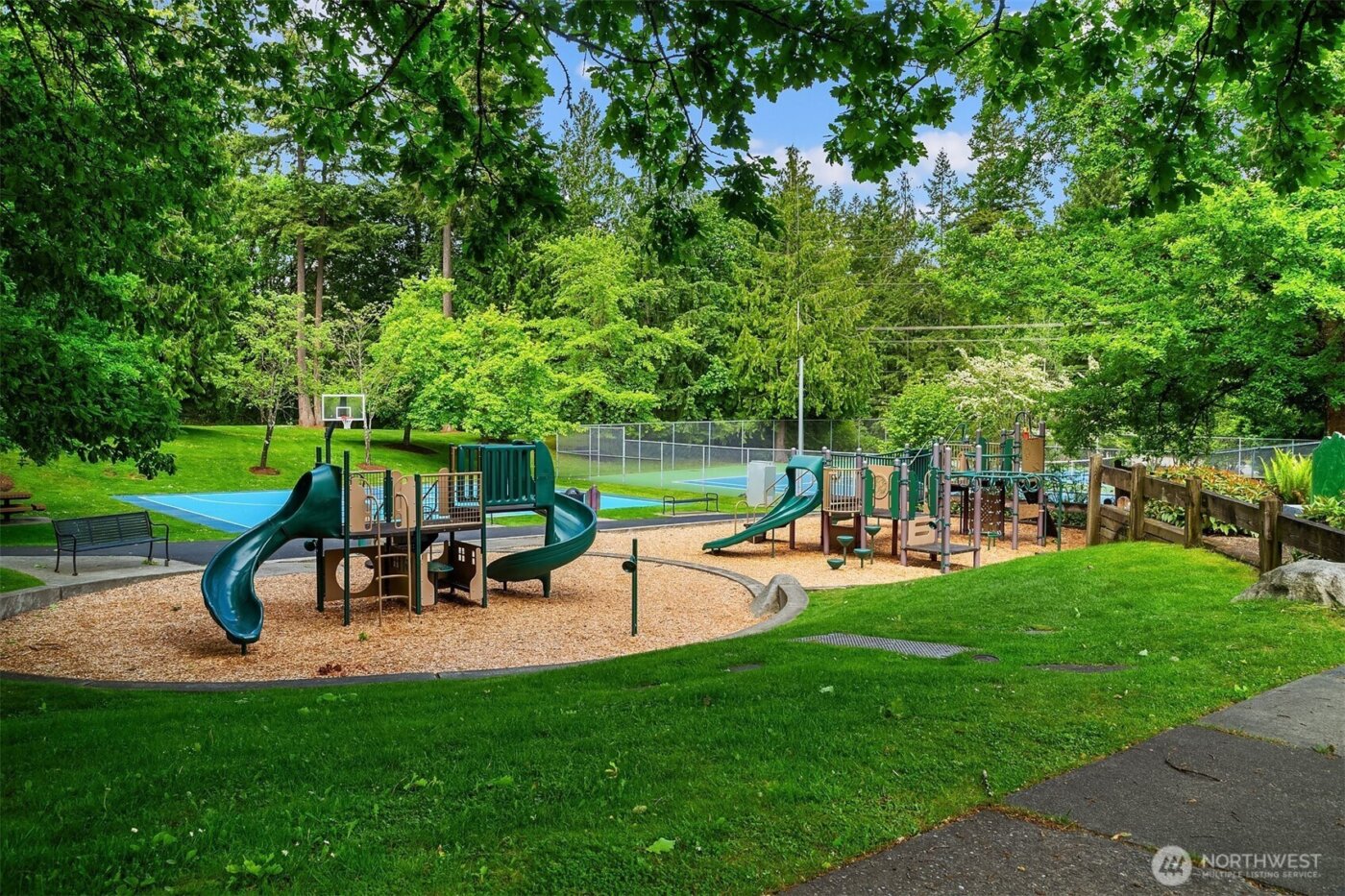 2048 213th Avenue NE, Sammamish, WA 98074