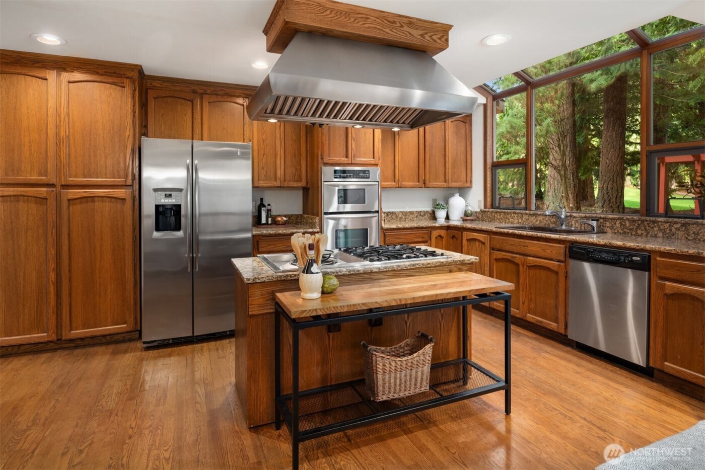 2048 213th Avenue NE, Sammamish, WA 98074
