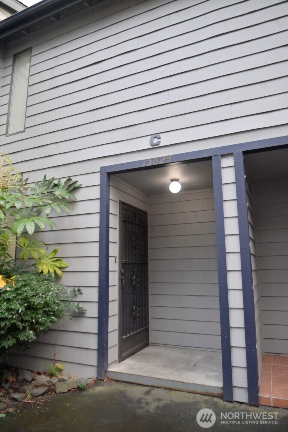 15624 8th Avenue SW #c, Burien, WA 98166