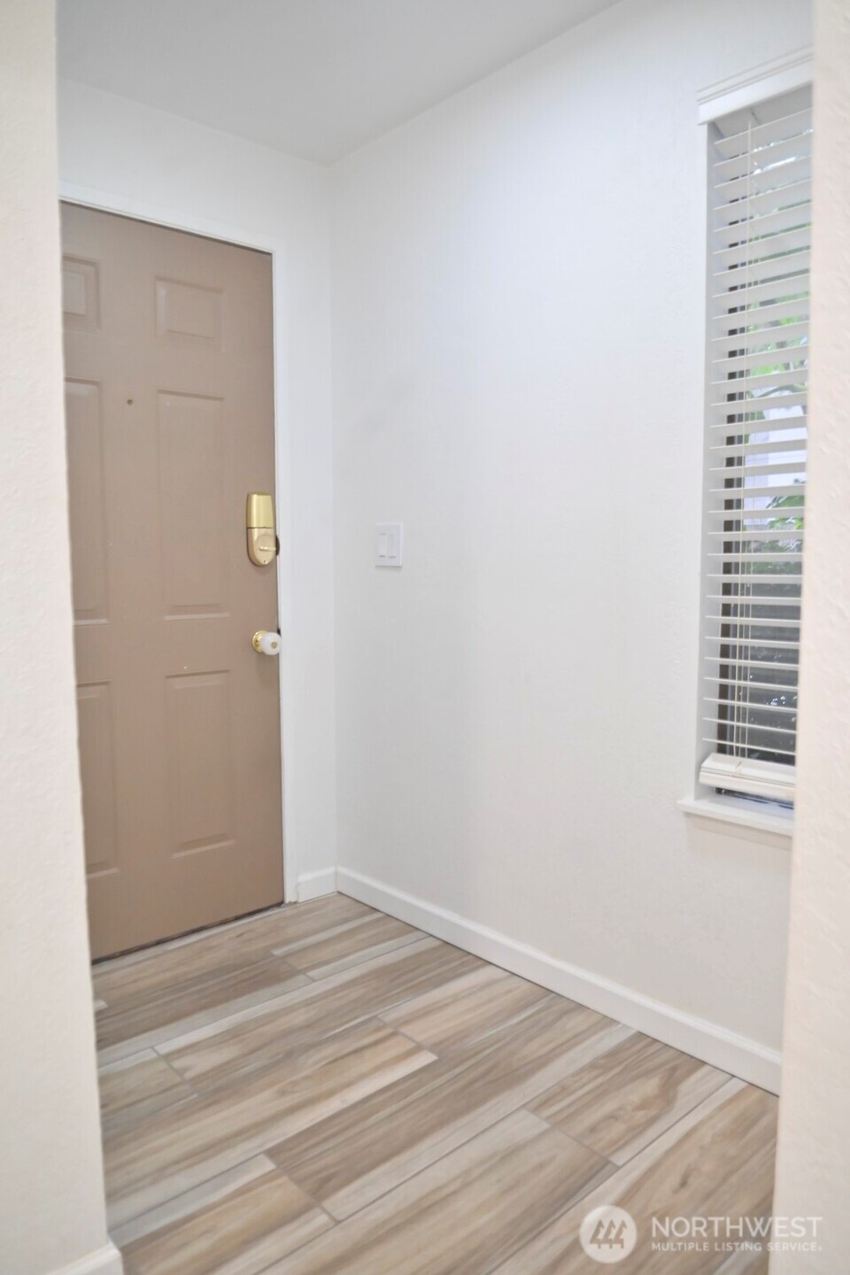 15624 8th Avenue SW #c, Burien, WA 98166