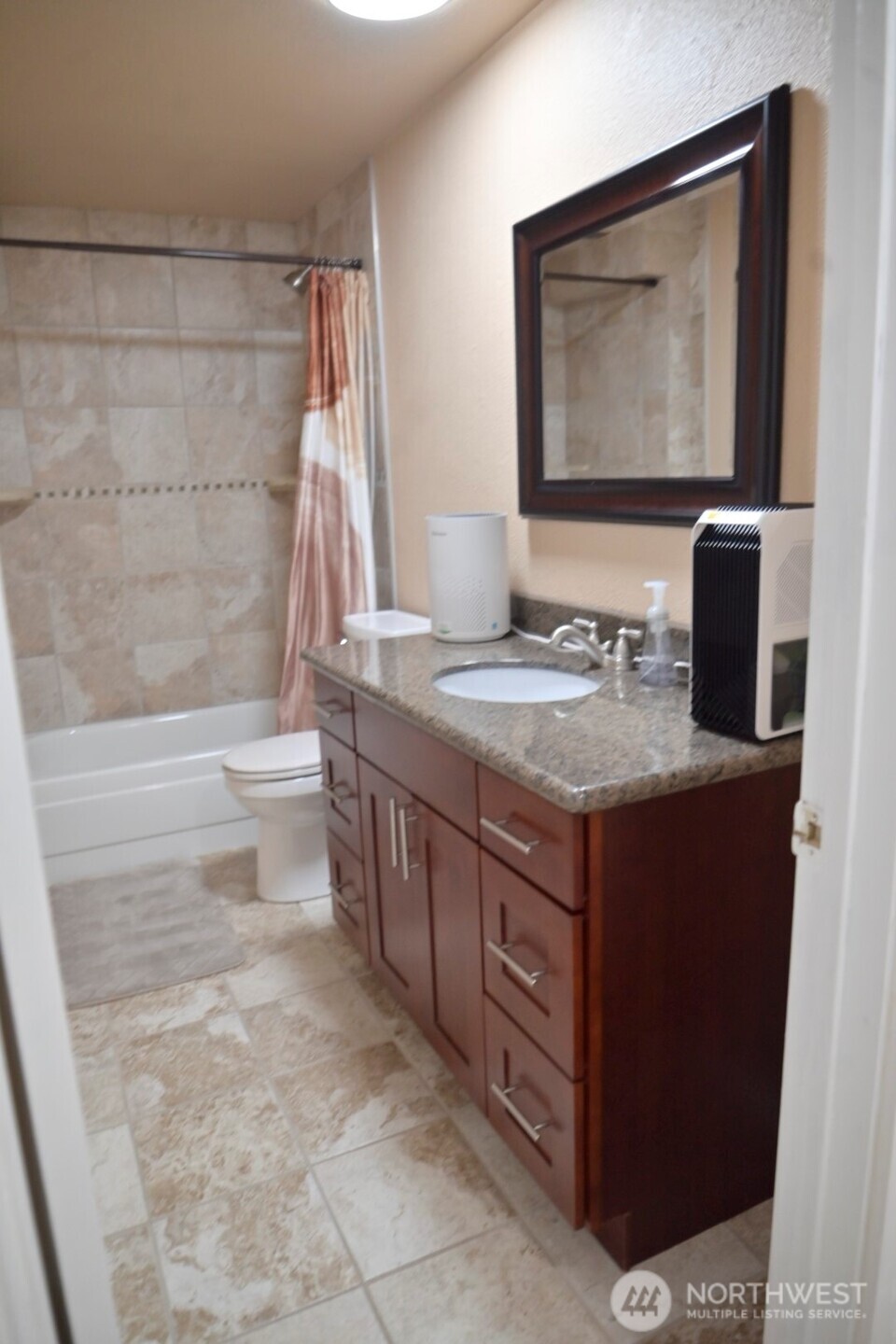 15624 8th Avenue SW #c, Burien, WA 98166