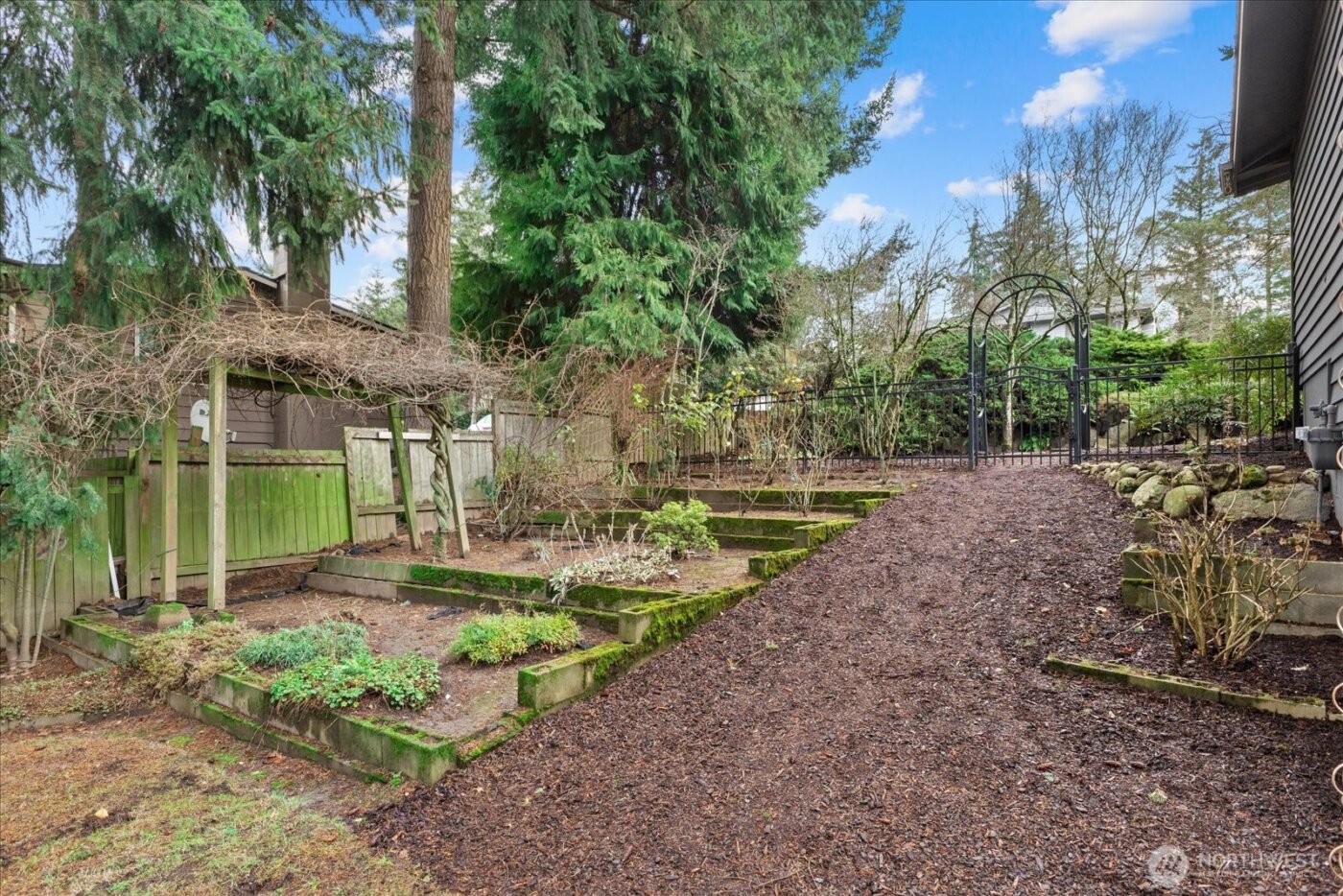 34515 25th Avenue SW, Federal Way, WA 98023