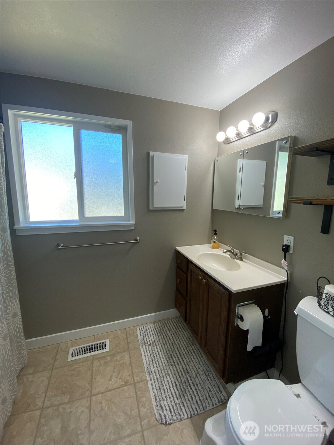 12604 SE 160th Street , Renton, WA 98058