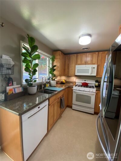 12604 SE 160th Street , Renton, WA 98058 - Photo 3
