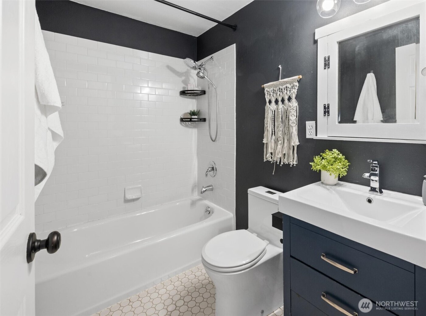 3912 S Findlay Street , Seattle, WA 98118