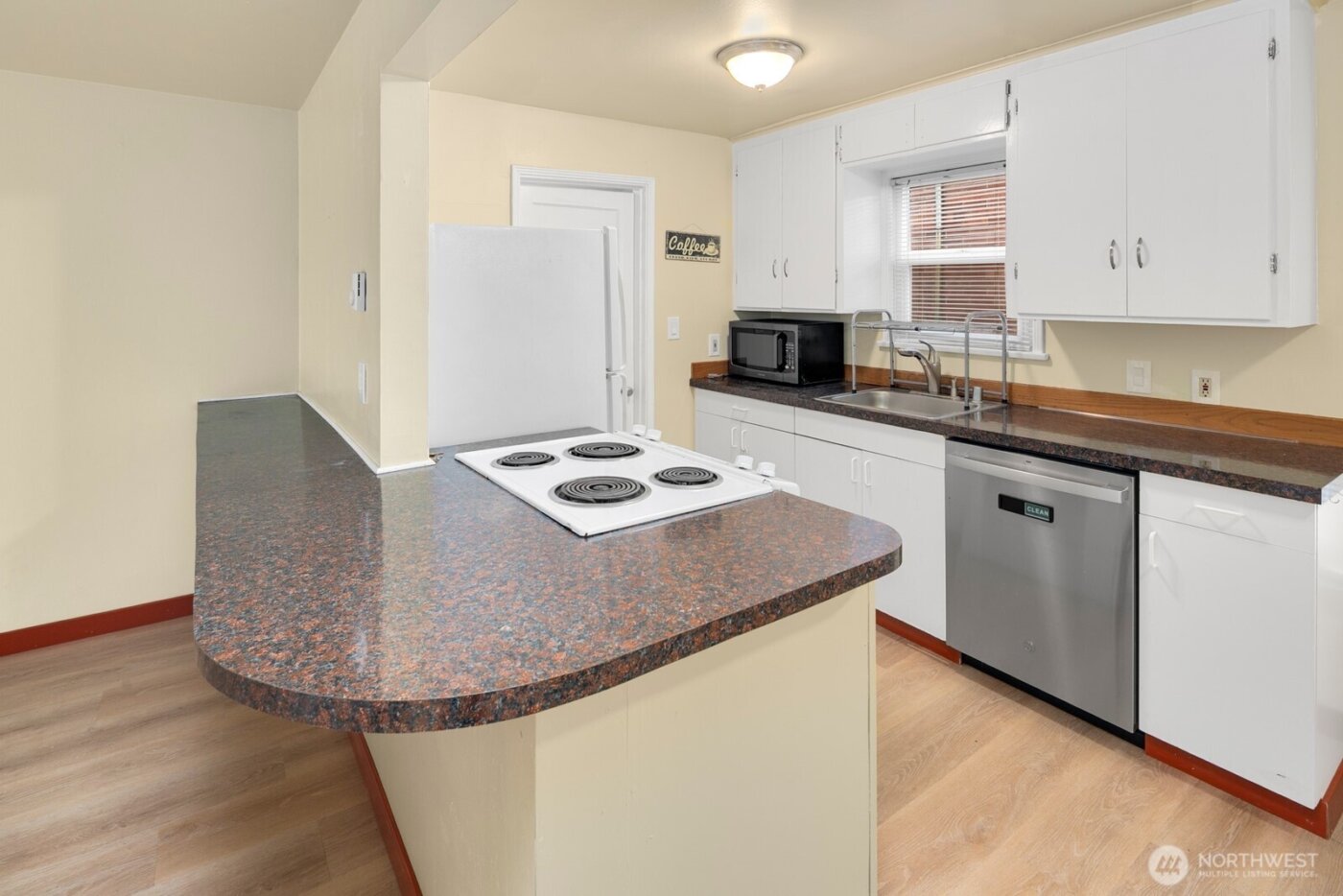 7311 Woodlawn Avenue NE, Seattle, WA 98115-5871