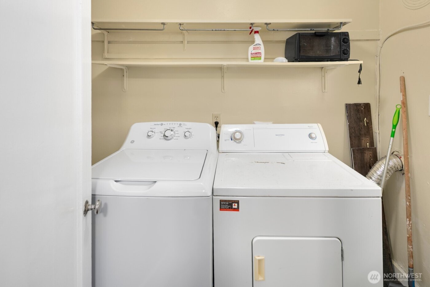 7311 Woodlawn Avenue NE, Seattle, WA 98115-5871