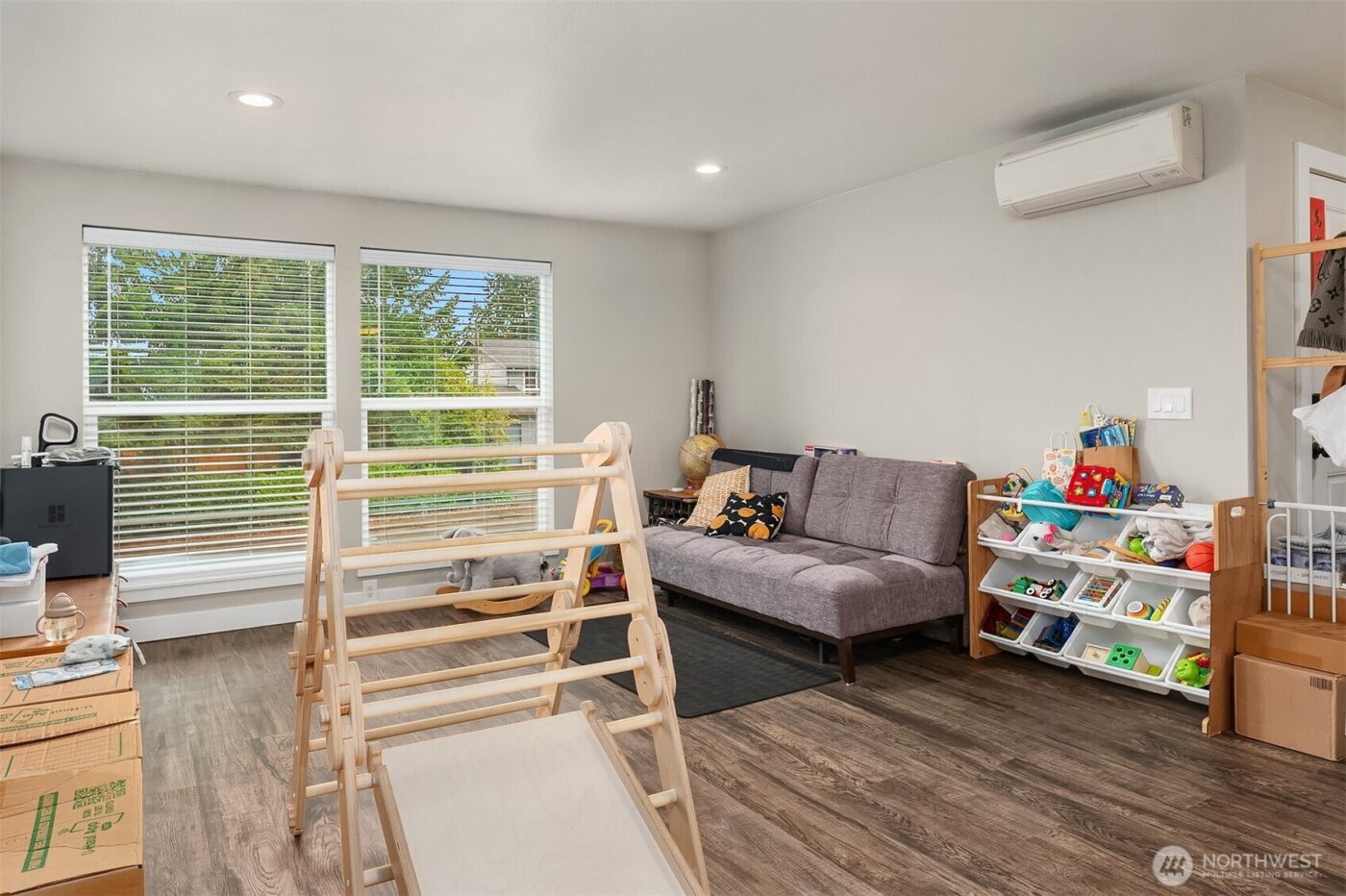 21404 46th Place W, Mountlake Terrace, WA 98043