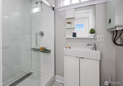 1080 W Ewing Street #E5, Seattle, WA 98119 - Photo 29