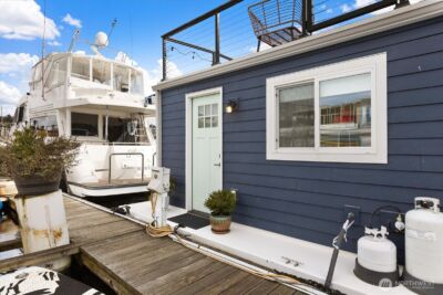 1080 W Ewing Street #E5, Seattle, WA 98119 - Photo 6