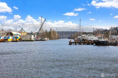 1080 W Ewing Street #E5, Seattle, WA 98119 - Photo 9