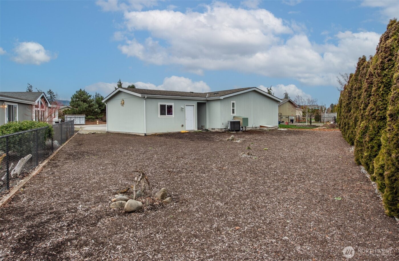 713 W Heritage Loop , Sequim, WA 98382