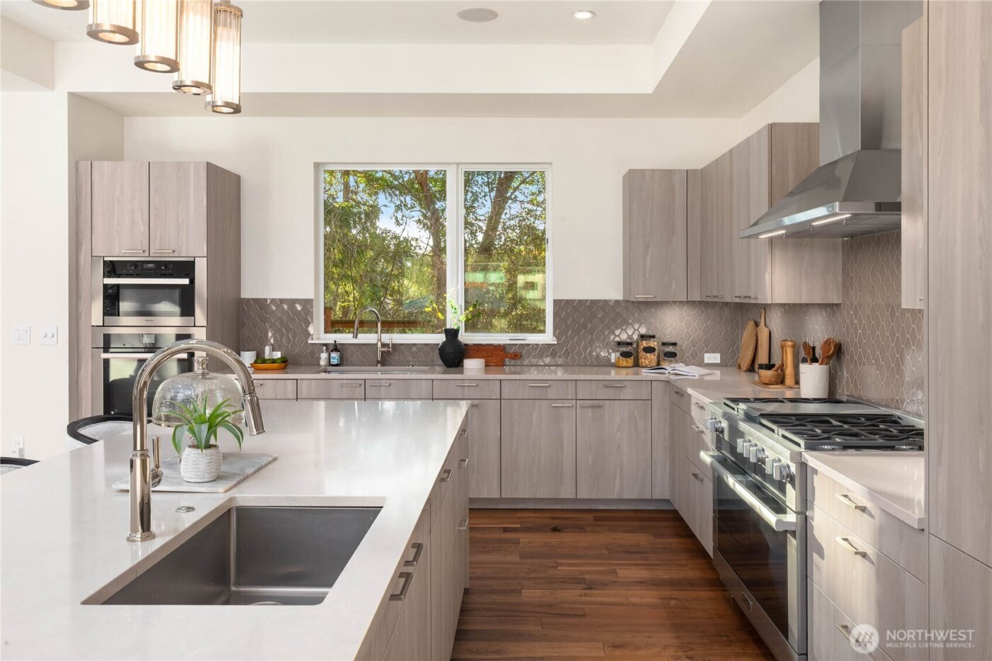 8260 SE 31st Street , Mercer Island, WA 98040