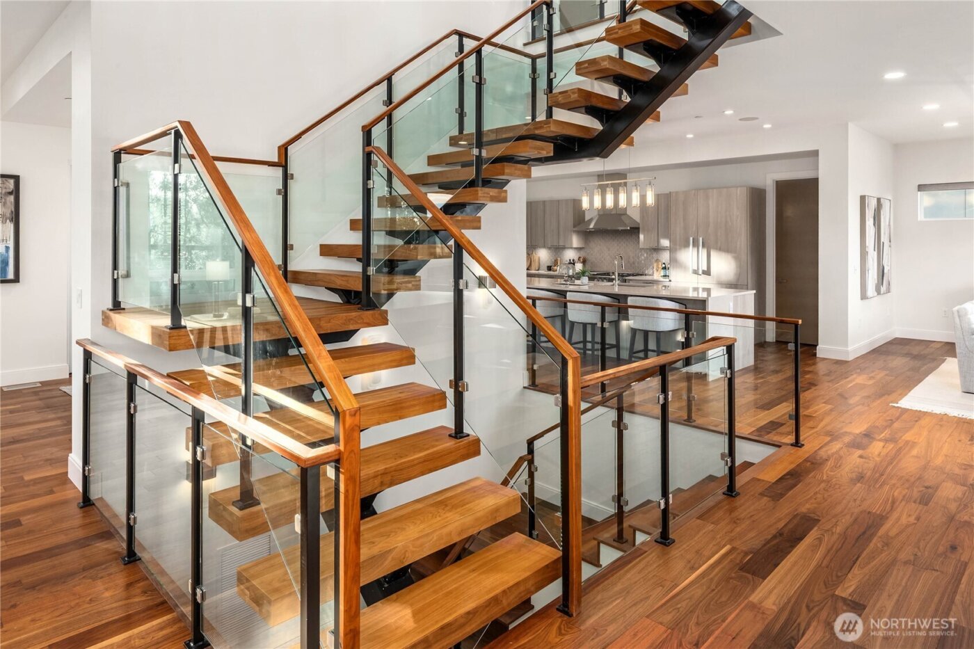 8260 SE 31st Street , Mercer Island, WA 98040