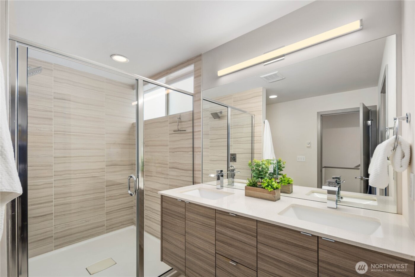 5936 S 36th Avenue #F, Seattle, WA 98118