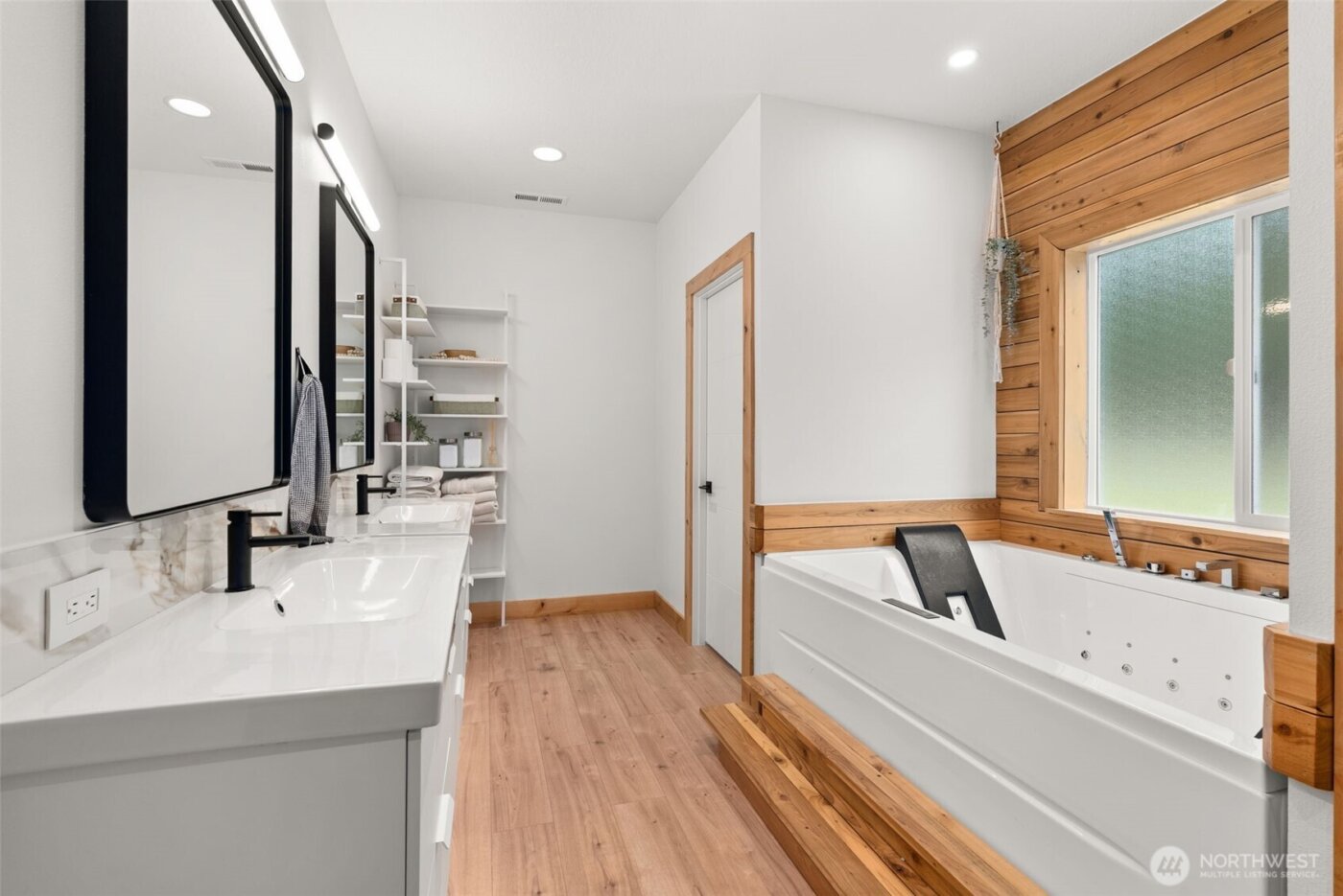 527 Tennessee Road , Winlock, WA 98596