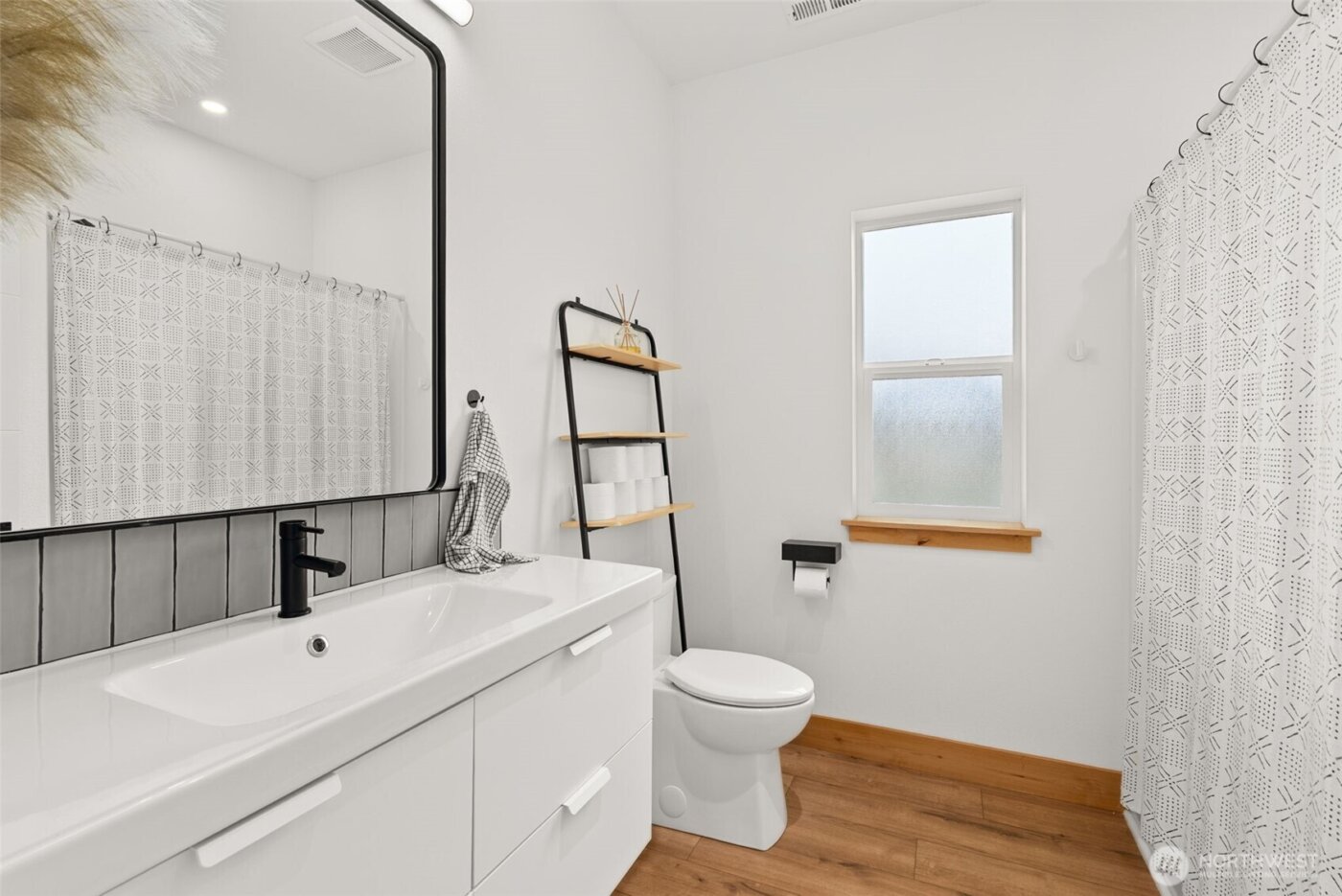 527 Tennessee Road , Winlock, WA 98596