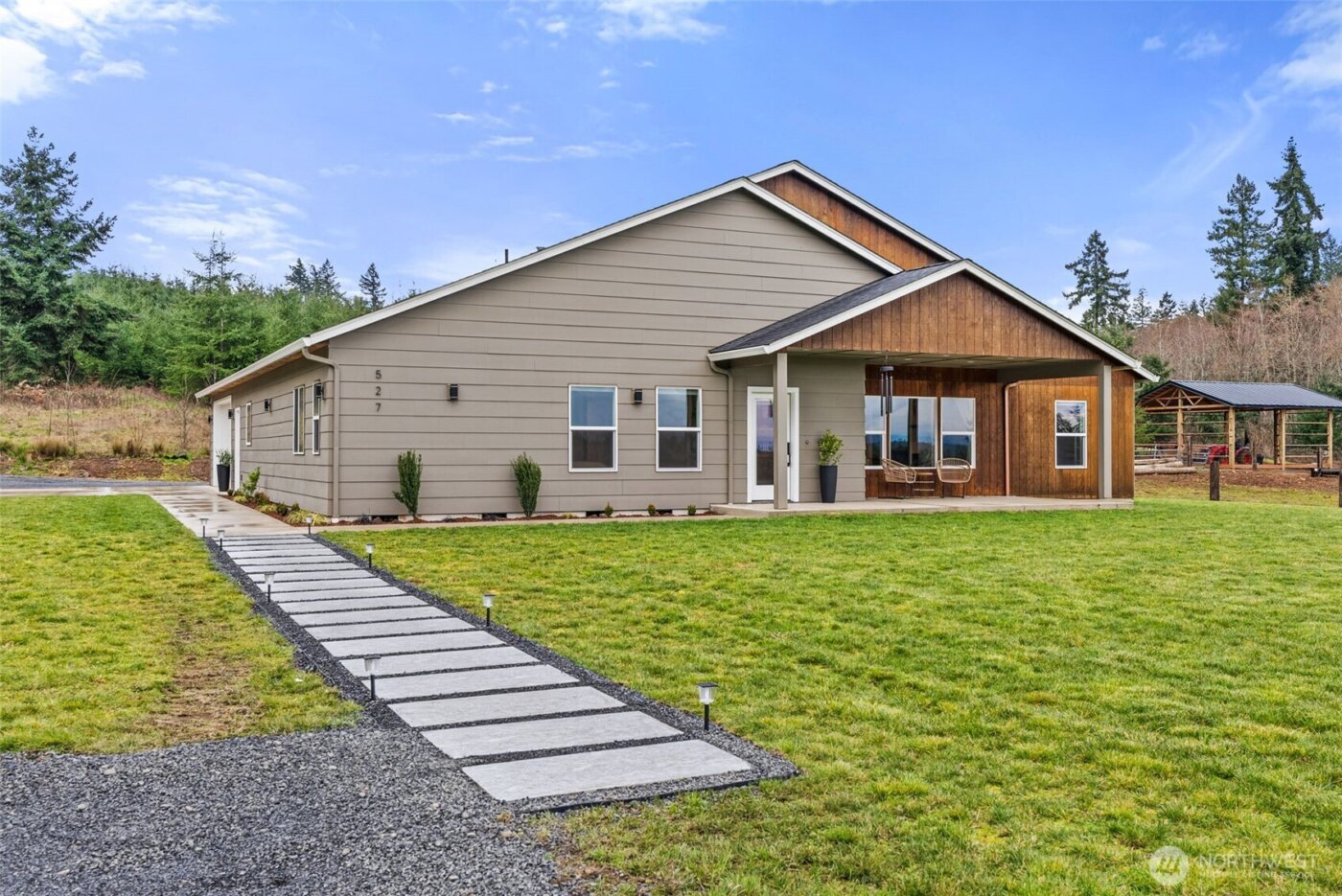 527 Tennessee Road , Winlock, WA 98596