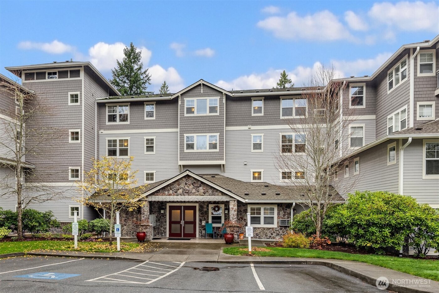 4535 Providence Point Place SE #103, Issaquah, WA 98029