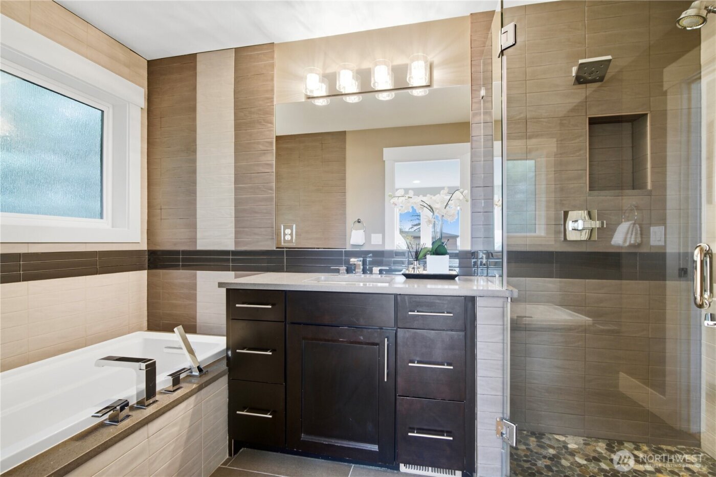 11422 NE 92nd Street , Kirkland, WA 98033