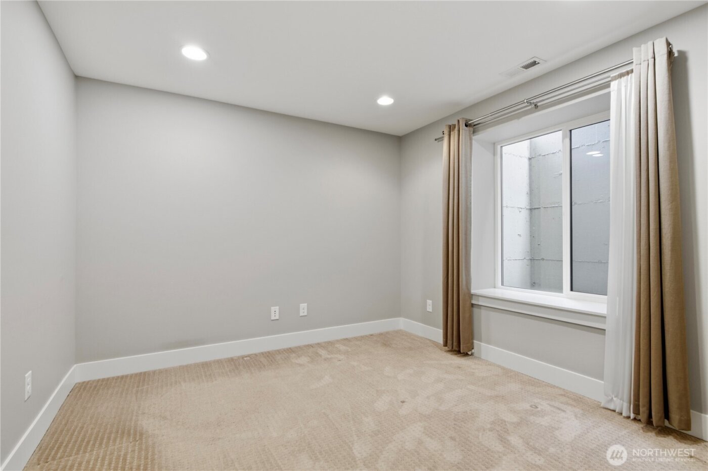 11422 NE 92nd Street , Kirkland, WA 98033