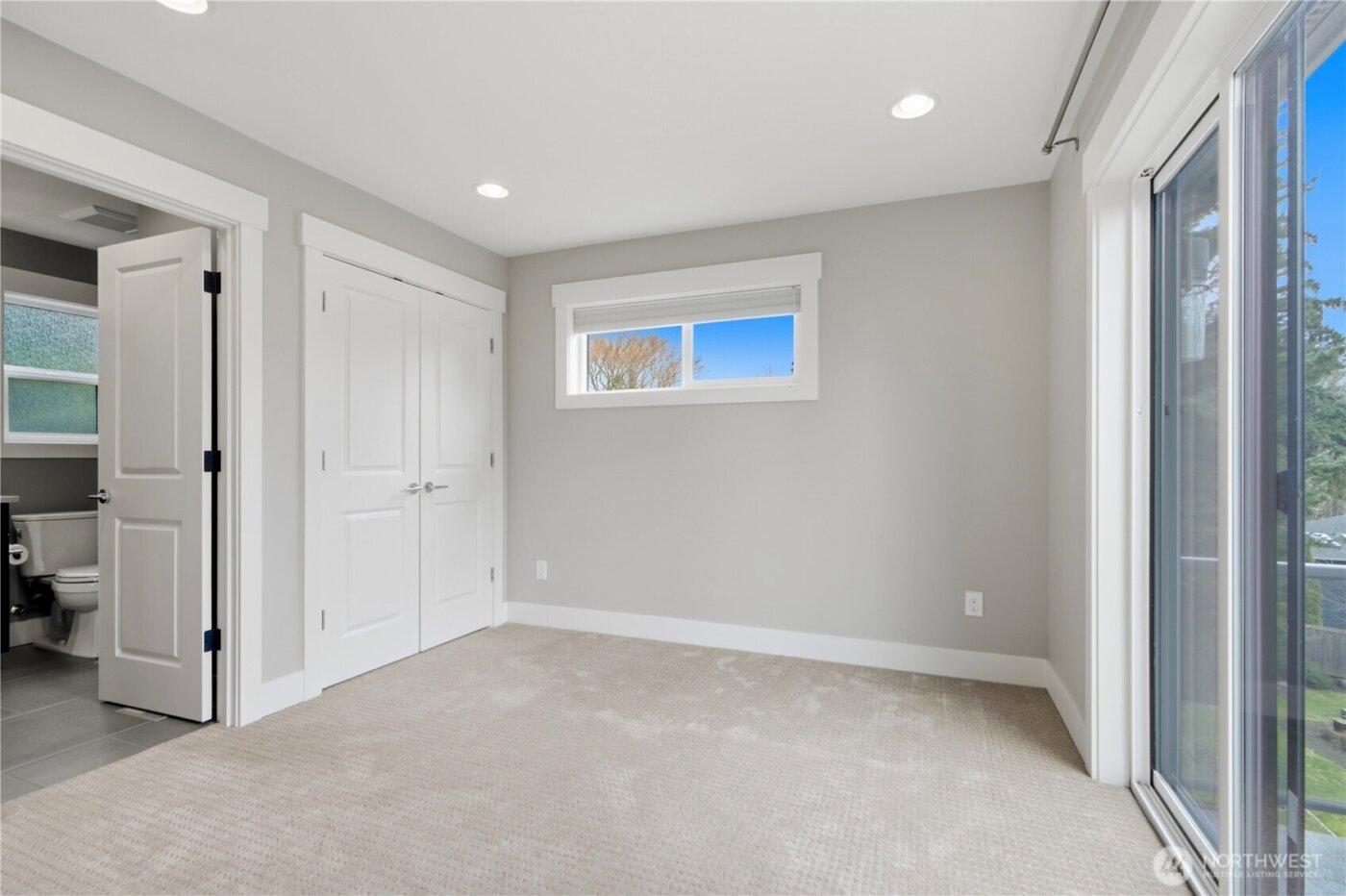 11422 NE 92nd Street , Kirkland, WA 98033