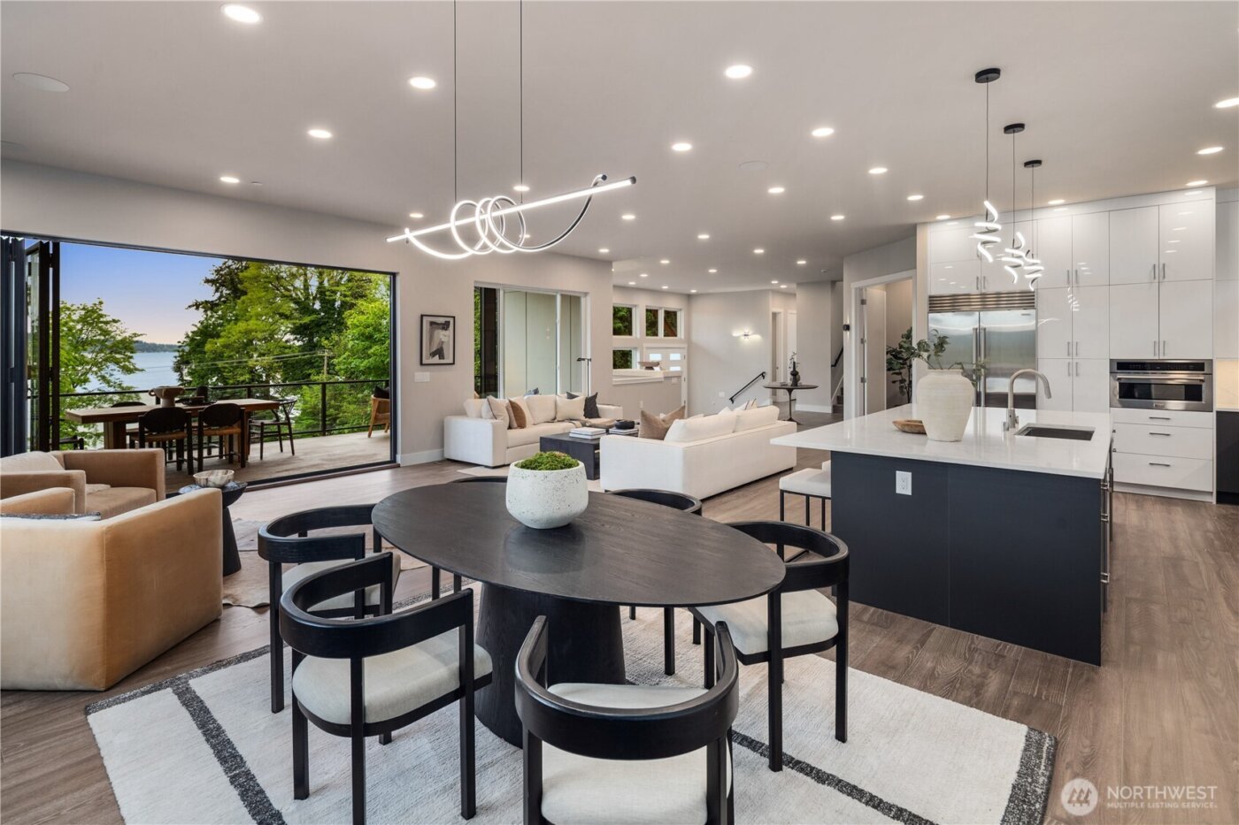 8814 NE Juanita Drive , Kirkland, WA 98034