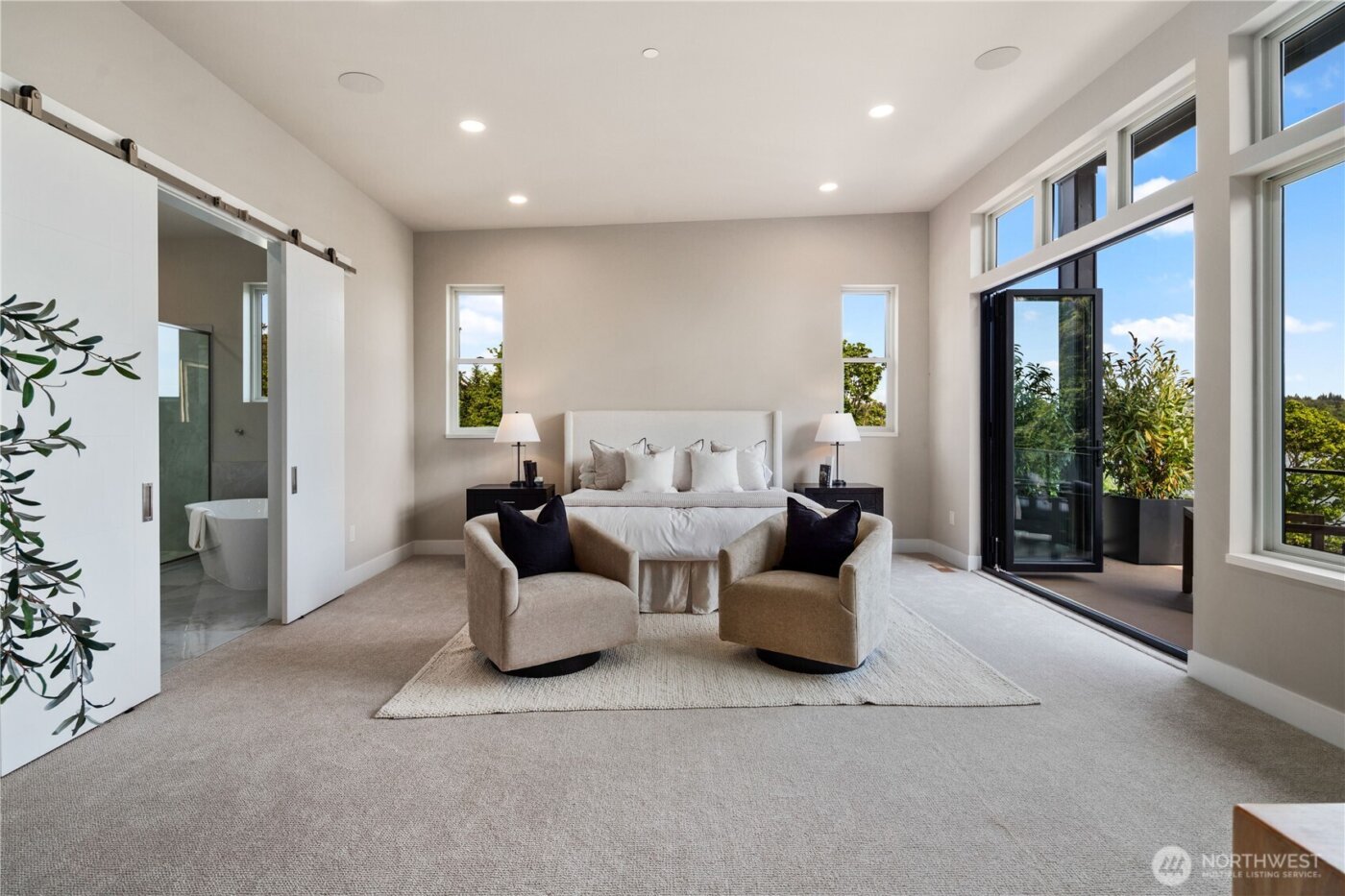 8814 NE Juanita Drive , Kirkland, WA 98034