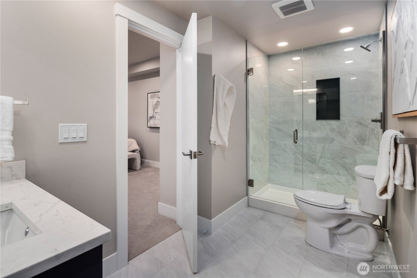 8814 NE Juanita Drive , Kirkland, WA 98034