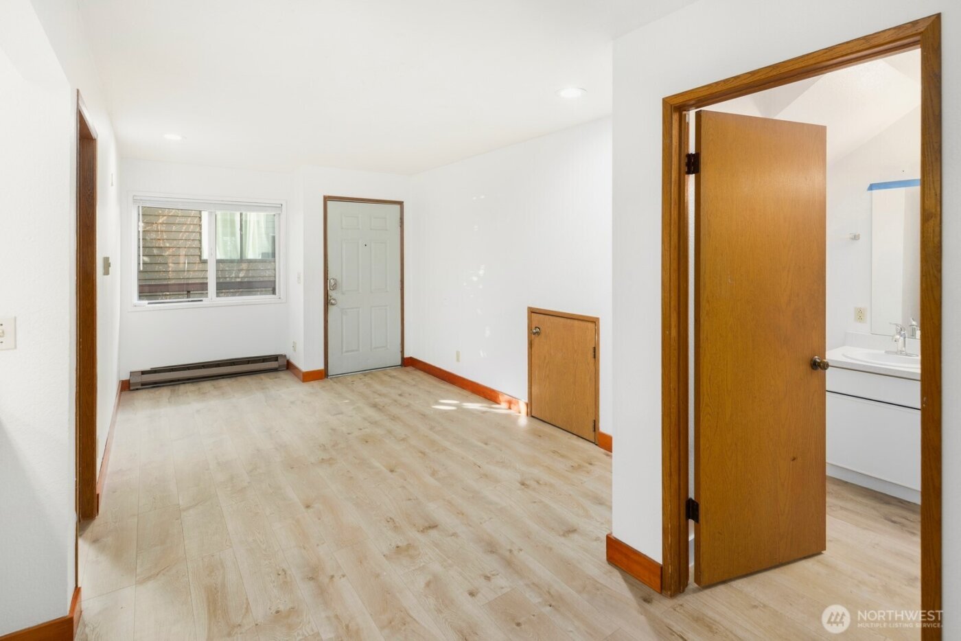 5210 11th Avenue NE #1-5, Seattle, WA 98105-3561