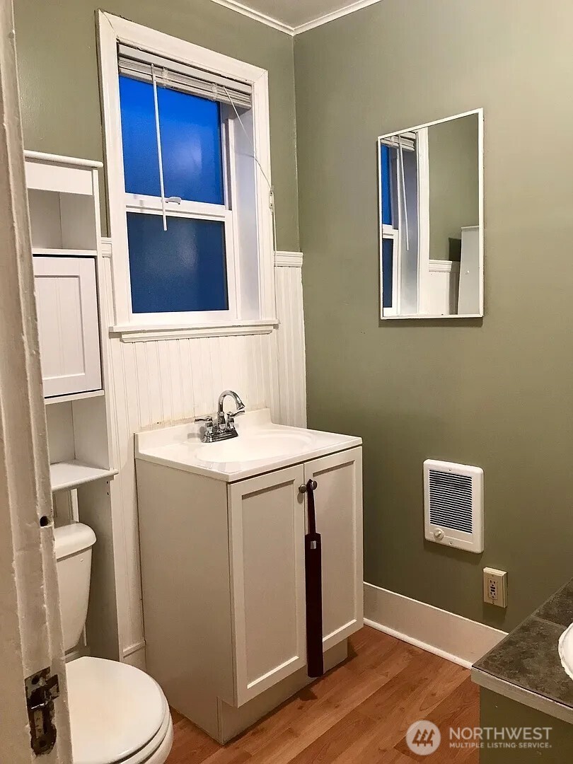 7103 Linden Avenue N #1-5, Seattle, WA 98103-5176