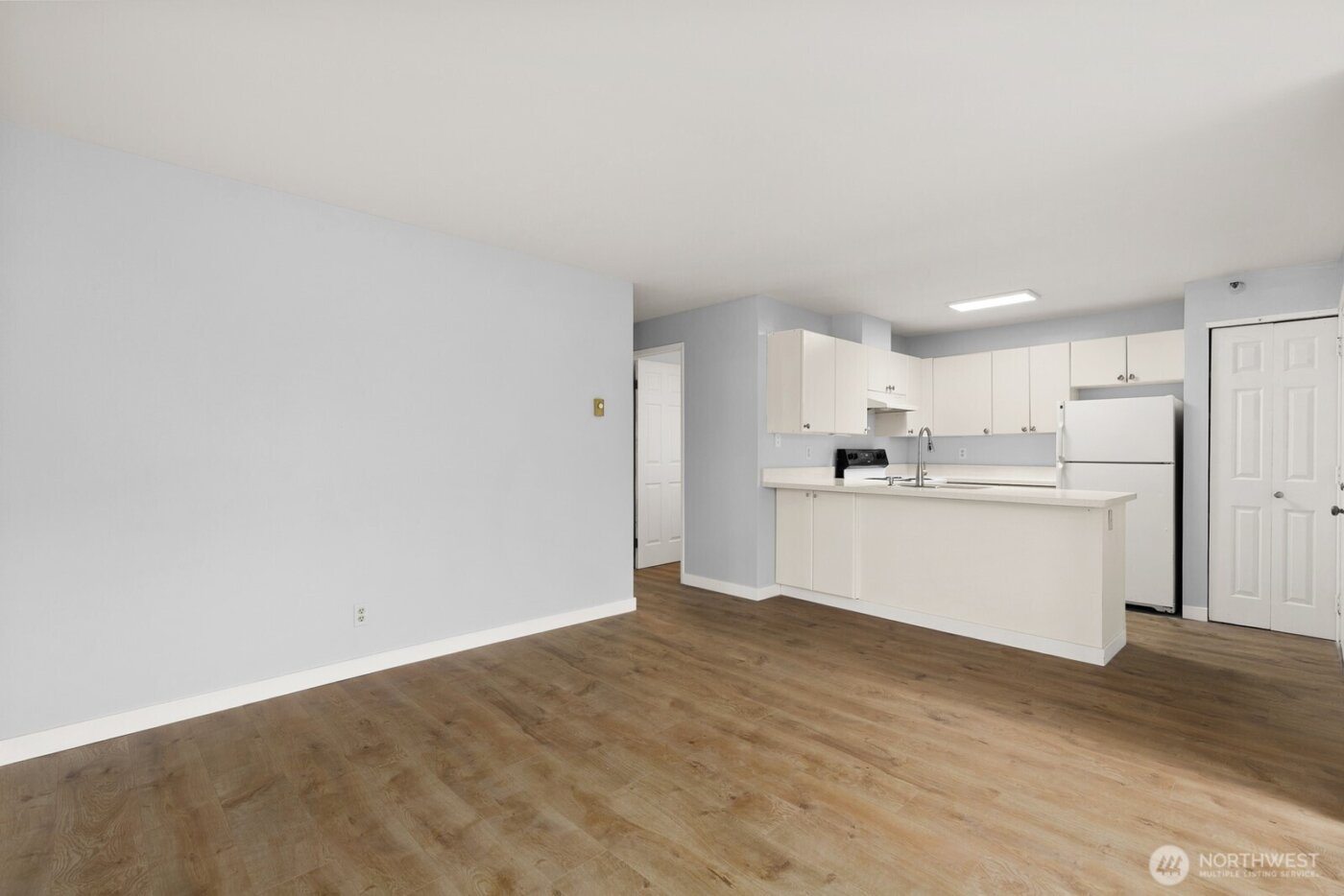 3660 Whitman Avenue N, Seattle, WA 98103-8768