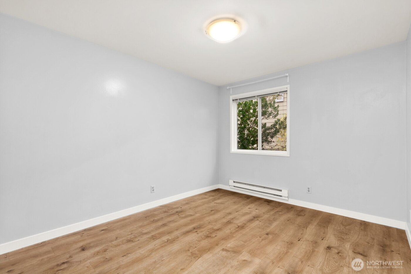 3660 Whitman Avenue N, Seattle, WA 98103-8768