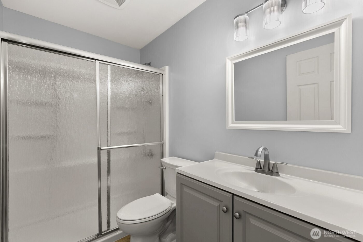 3660 Whitman Avenue N, Seattle, WA 98103-8768