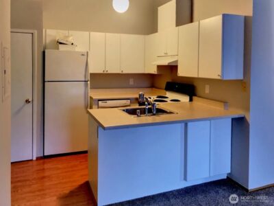 3660 Whitman Avenue N, Seattle, WA 98103-8768 - Photo 26