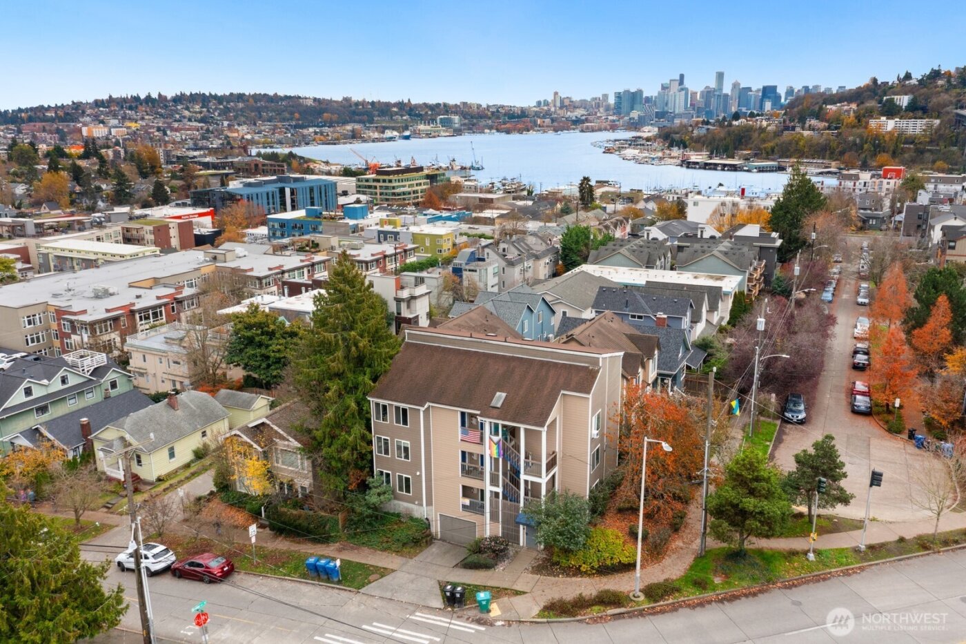 3660 Whitman Avenue N, Seattle, WA 98103-8768