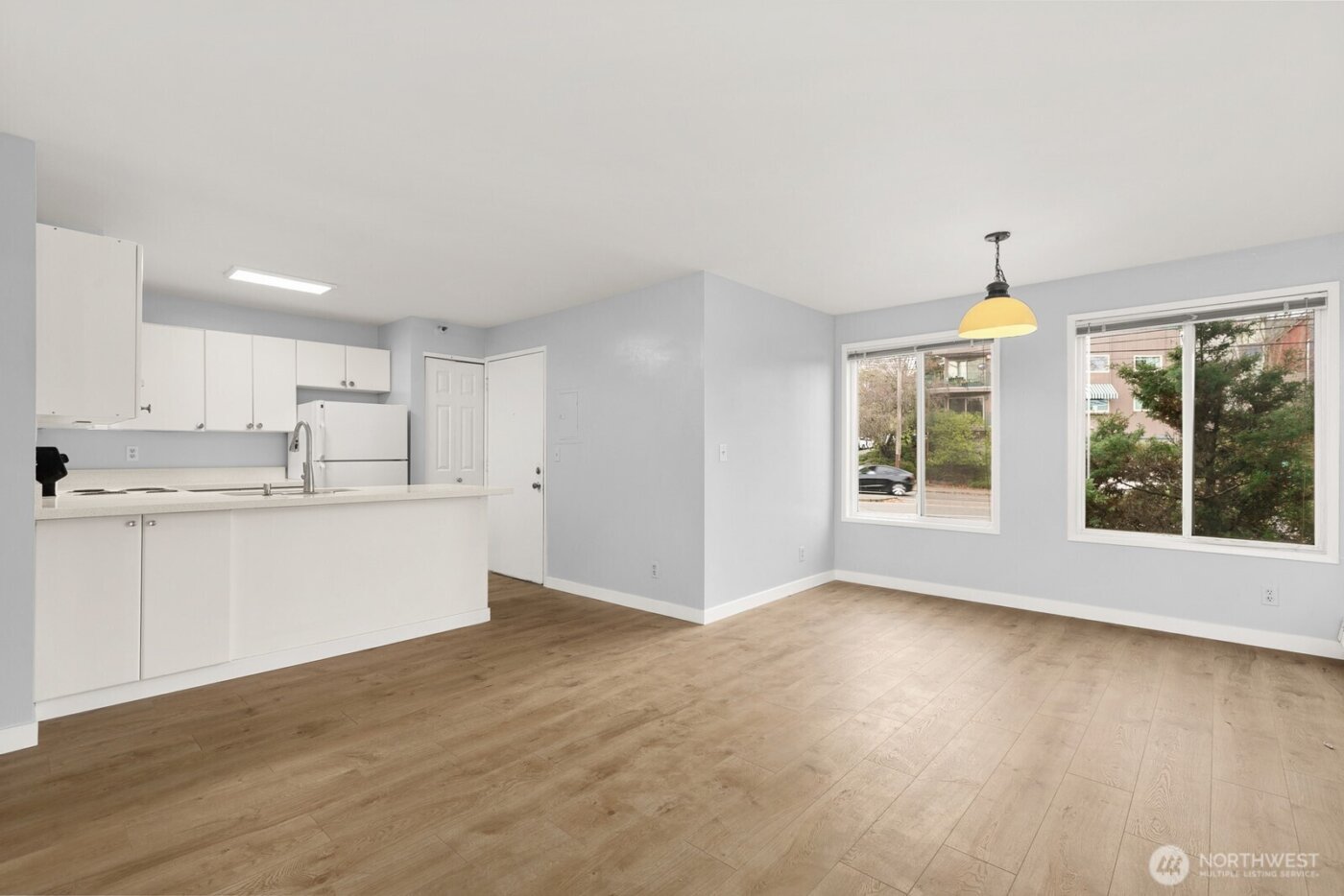 3660 Whitman Avenue N, Seattle, WA 98103-8768