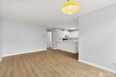 3660 Whitman Avenue N, Seattle, WA 98103-8768 - Photo 9