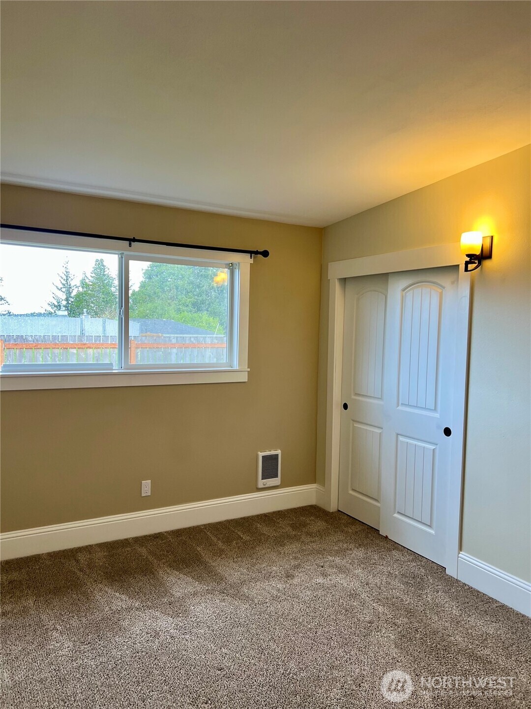 140 Newell Avenue , Westport, WA 98595