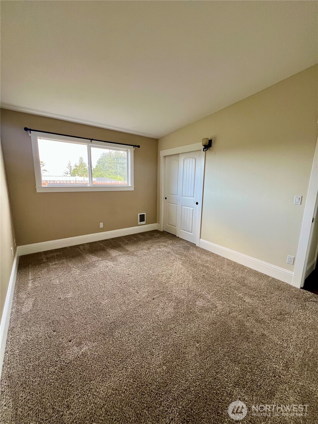 140 Newell Avenue , Westport, WA 98595