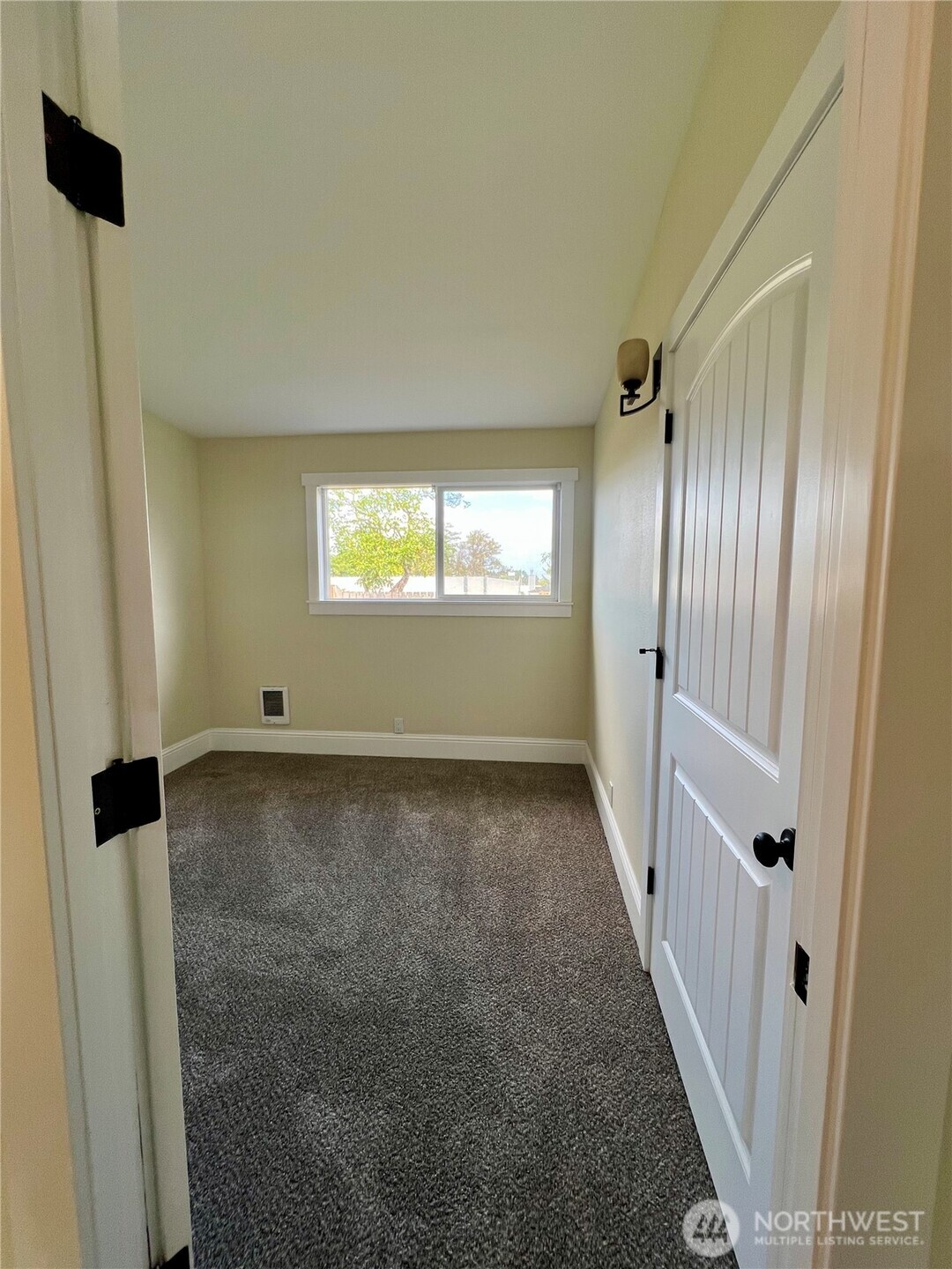 140 Newell Avenue , Westport, WA 98595