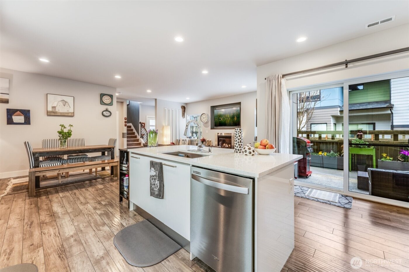 32819 Madrona Avenue SE, Black Diamond, WA 98010