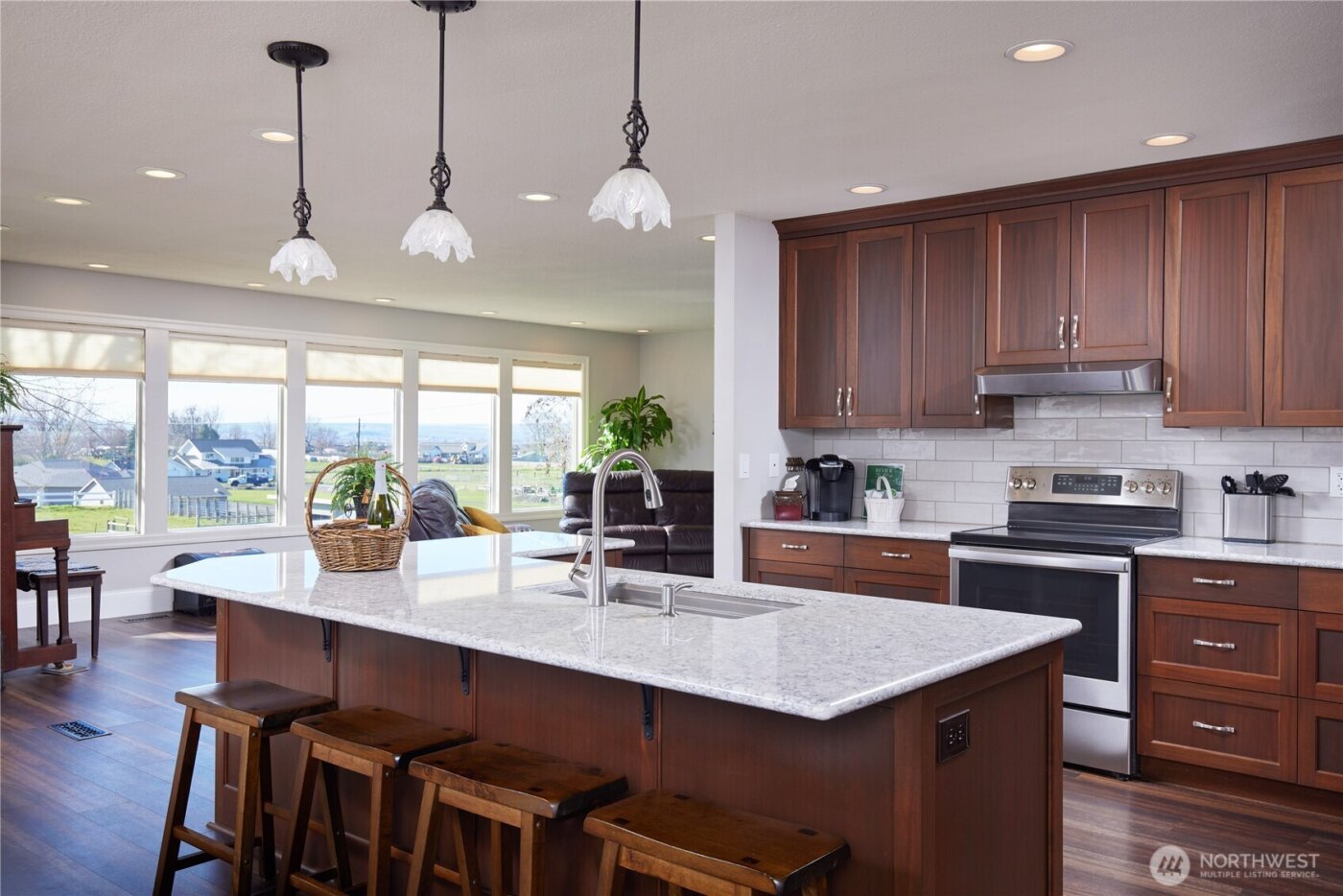 371 hill Road , Walla Walla, WA 99362