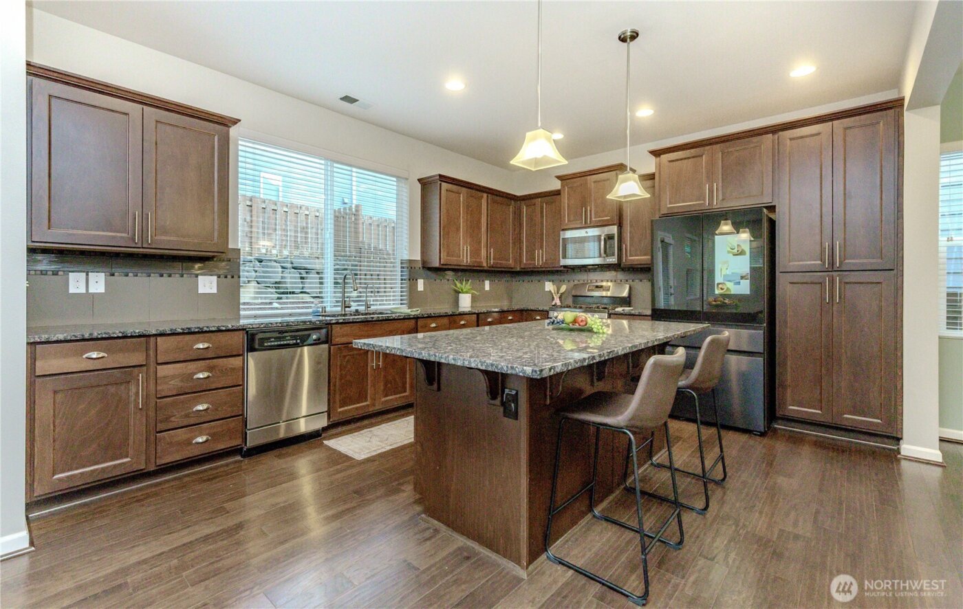 27434 210th Avenue SE, Maple Valley, WA 98038-3285