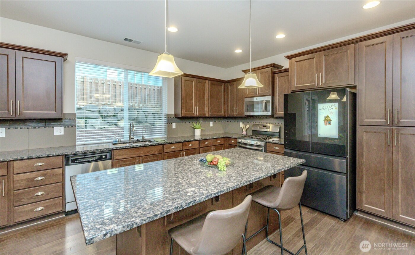 27434 210th Avenue SE, Maple Valley, WA 98038-3285