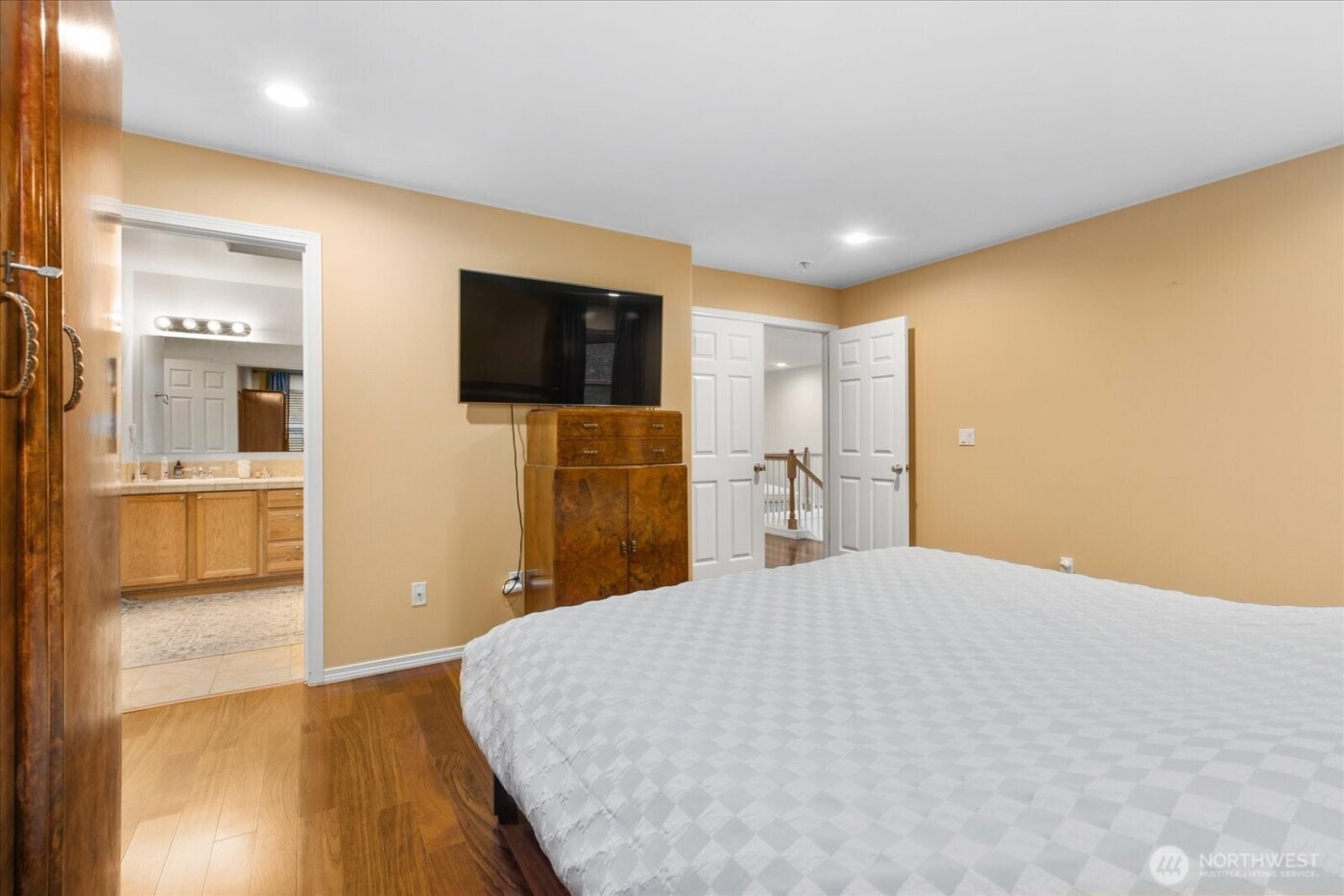 27867 256th Court SE, Maple Valley, WA 98038