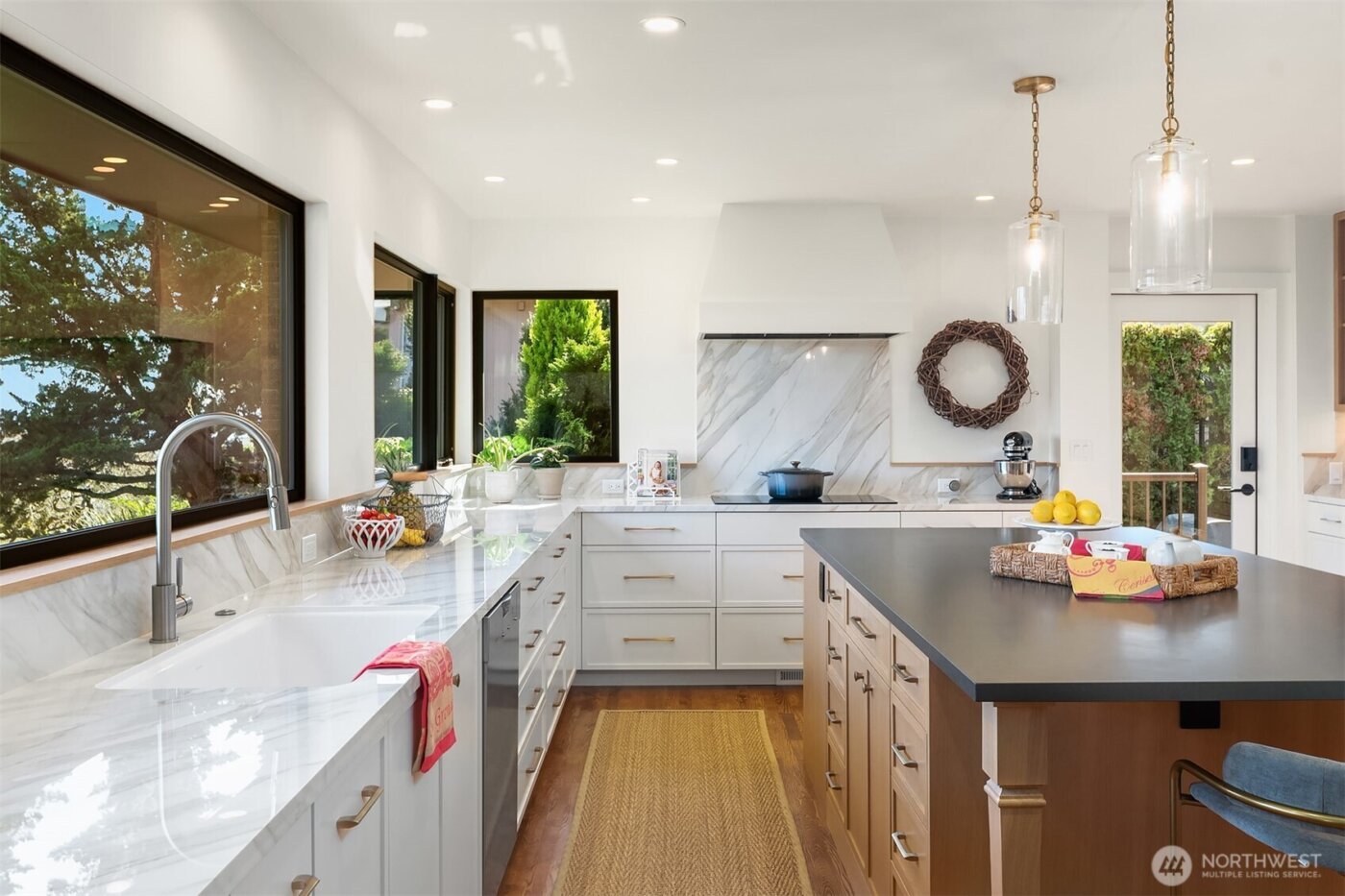 7315 51st Avenue NE, Seattle, WA 98115-6133