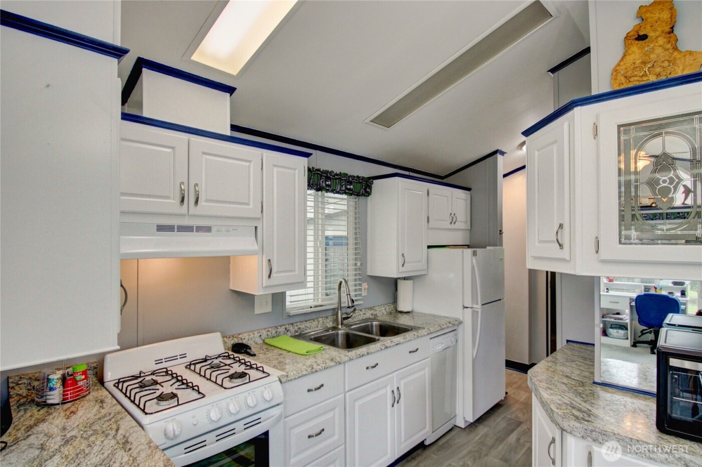 22989 Lake McMurray Lane #10, Mount Vernon, WA 98274