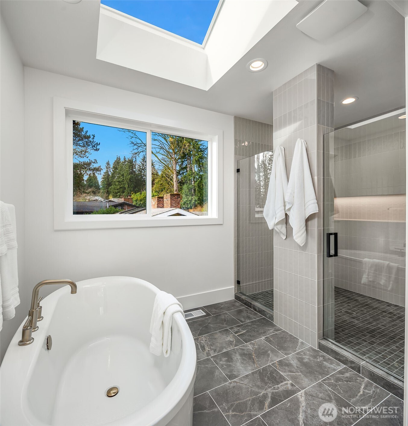 16544 SE 28th Street , Bellevue, WA 98008