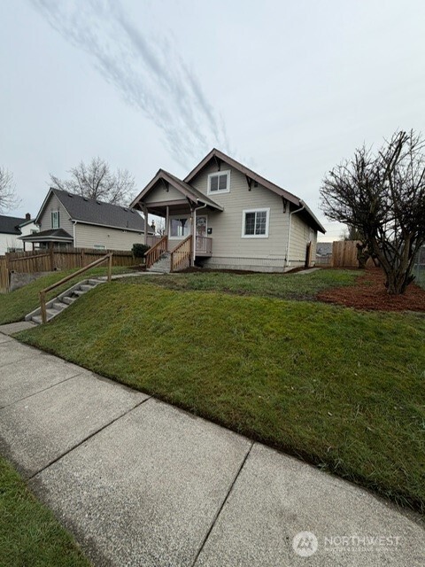 1432 E 29th Street , Tacoma, WA 98404